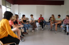 Grupo de participantes de REMA en el encuentro de Biar (Alicante) durante la charla de UJSARIO