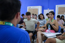 Participantes de REMA hablando en el encuentro de Mollina (Málaga)