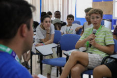 Participantes de REMA hablando en el encuentro de Mollina (Málaga)